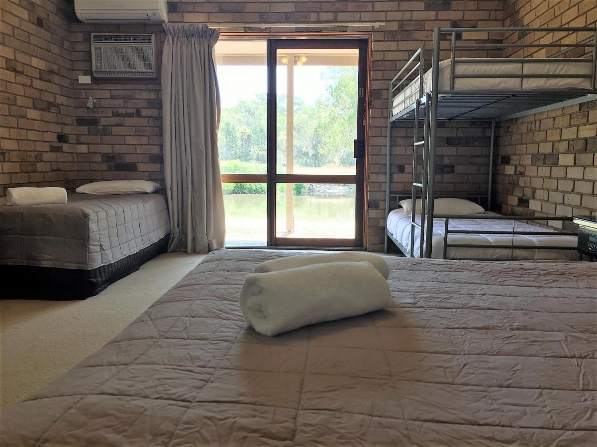 Magdala Motor Lodge & Lakeside Restaurant สตาเวล ภายนอก รูปภาพ
