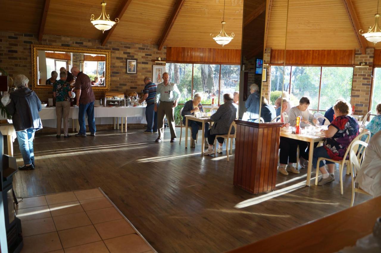 Magdala Motor Lodge & Lakeside Restaurant สตาเวล ภายนอก รูปภาพ